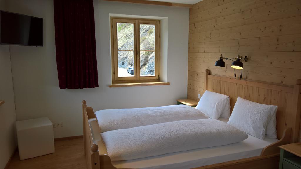 B&B Chasa Arfusch Ardez Esterno foto