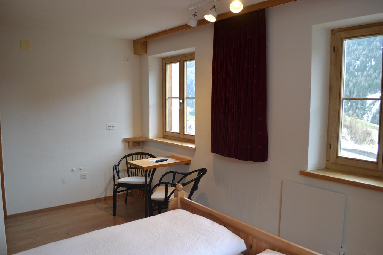 B&B Chasa Arfusch Ardez Esterno foto